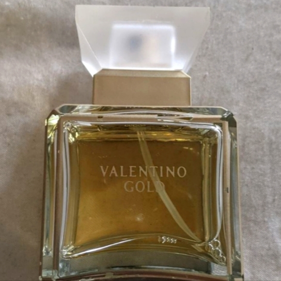 Valentino Other - Women's Valentino Gold Perfume 1.7oz